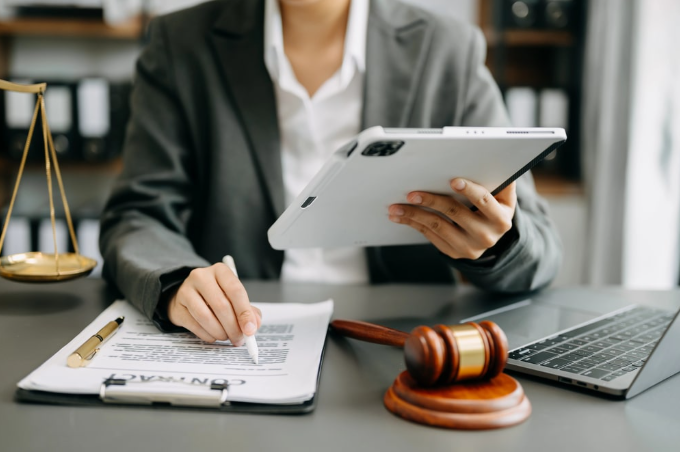 Business Dissolution Lawyer: Professional Legal Guidance for Closing a Business