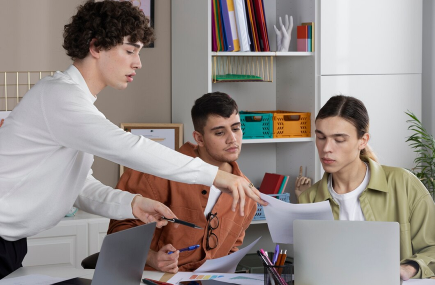 Career Guidance Services: A Key to Long-Term Professional Growth
